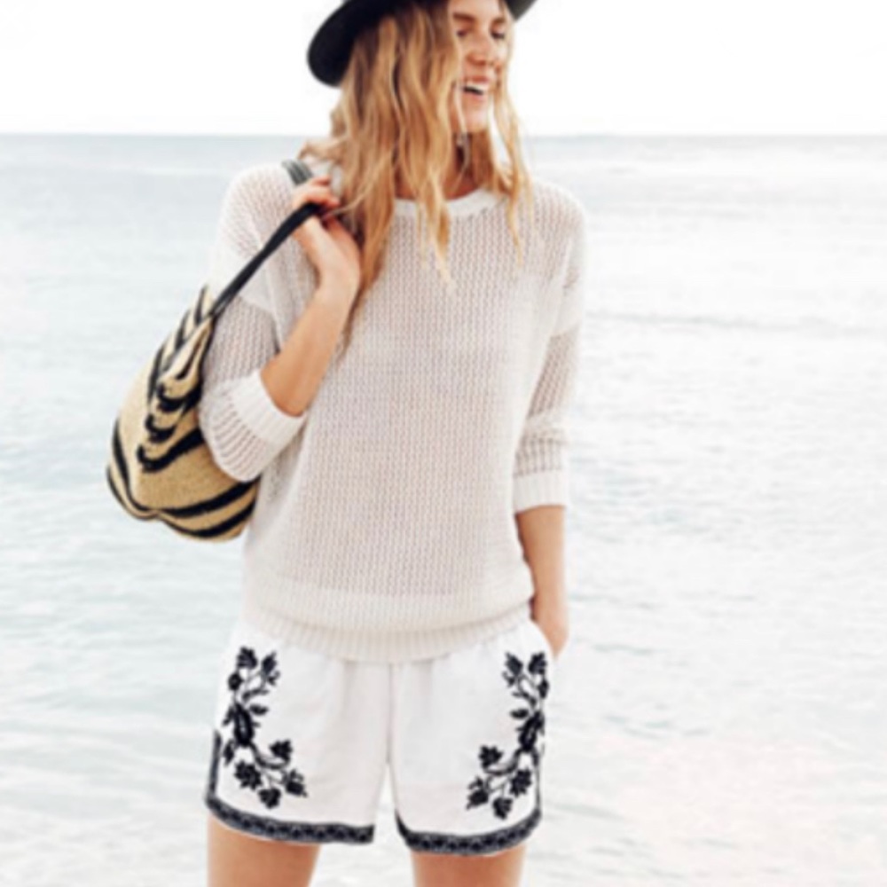 White and black floral embroidered gauze shorts - Picture 3 of 15